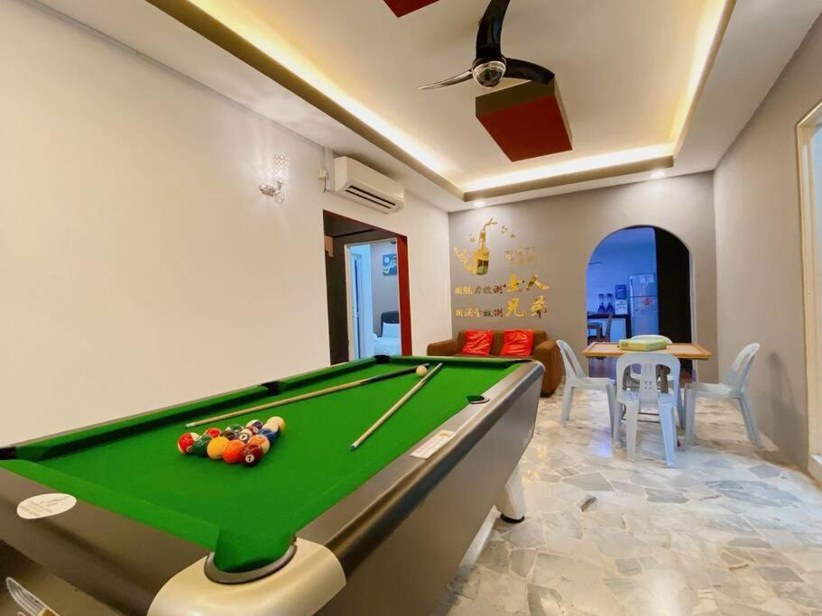 B02 Istimewa Bungalow Homestay In Pandan Holiday home