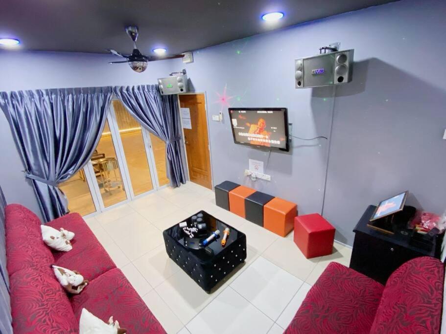 B02 Istimewa Bungalow Homestay In Pandan Holiday home Johor Bahru